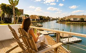 Canal Guest House - Waterfront Boutique B&B